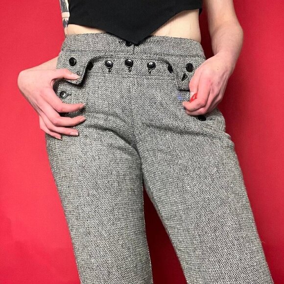 Grey capris with corset and button accents 🤍🖤​​​​​​​​​​​​​ - Picture 2 of 4